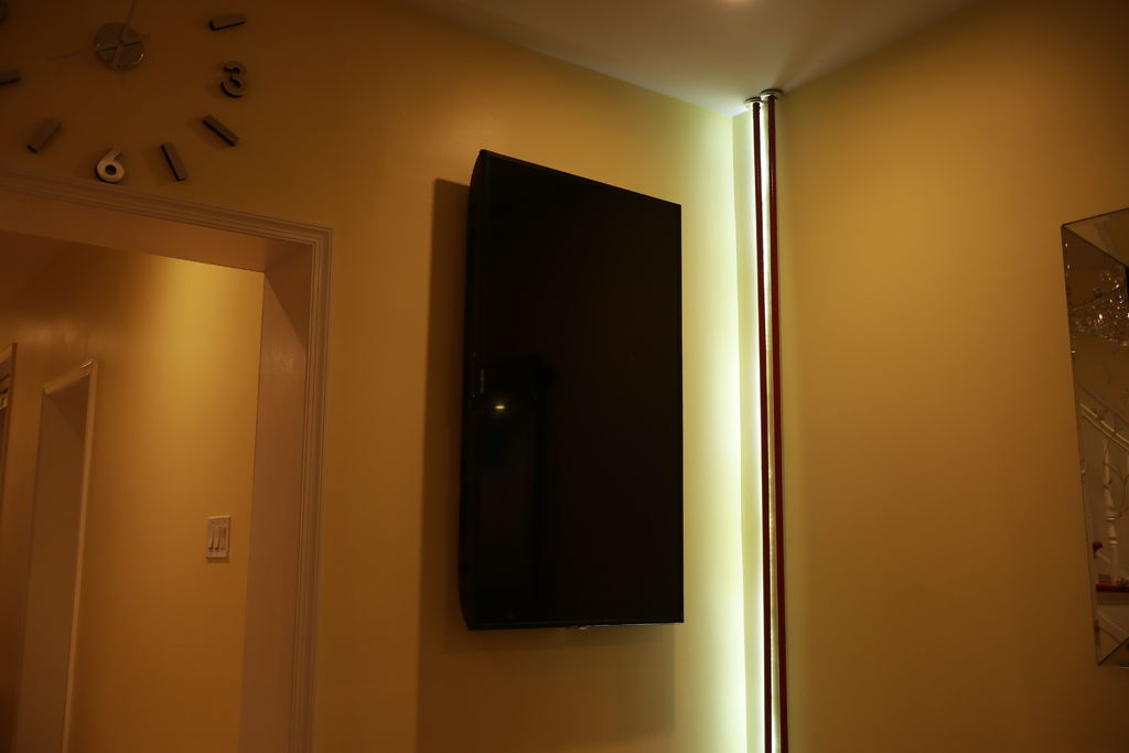 Figure 3 - The ODROID-C2 photo frame mounted on the wall